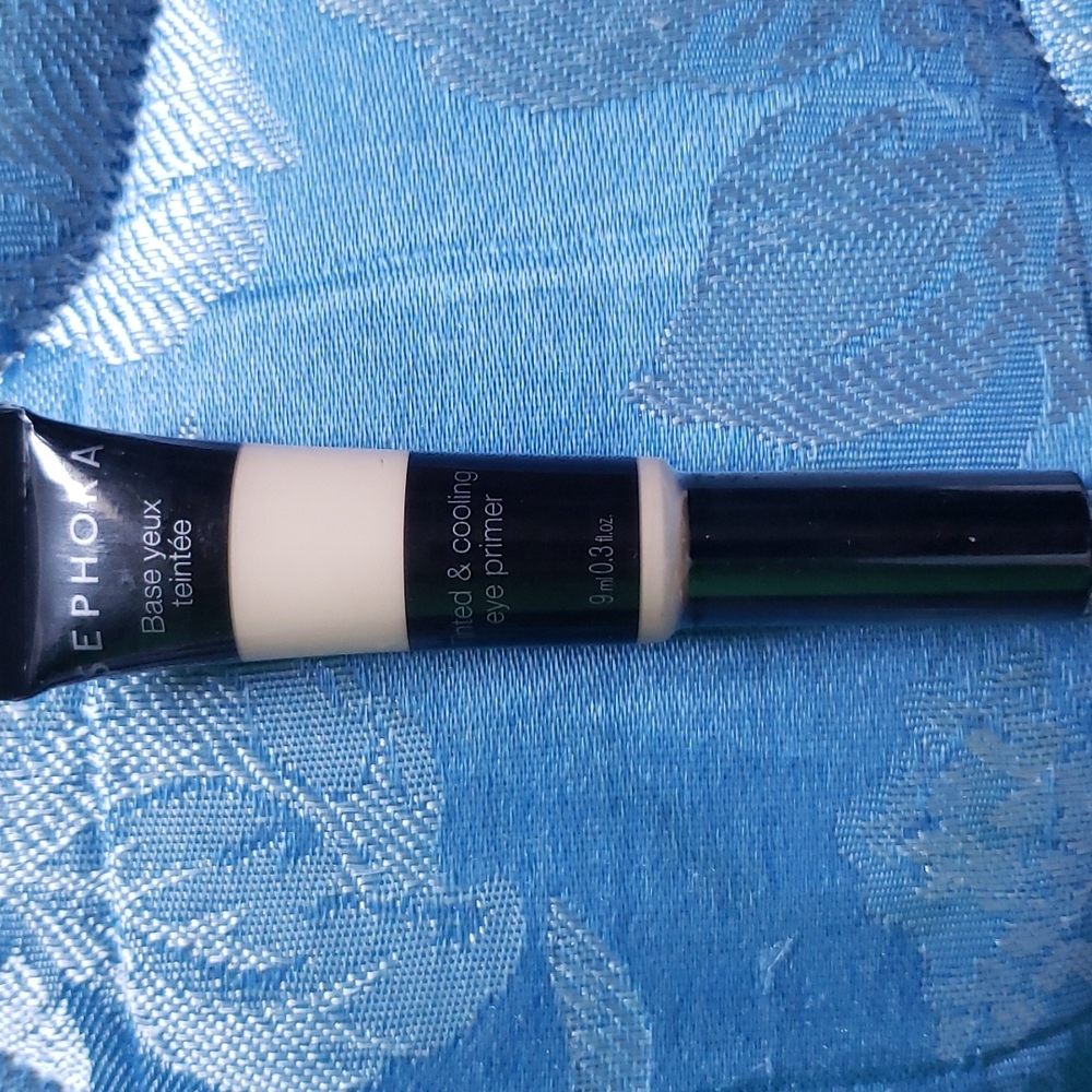 Sephora Tinted & Cooling Eye Primer in 05 Beige